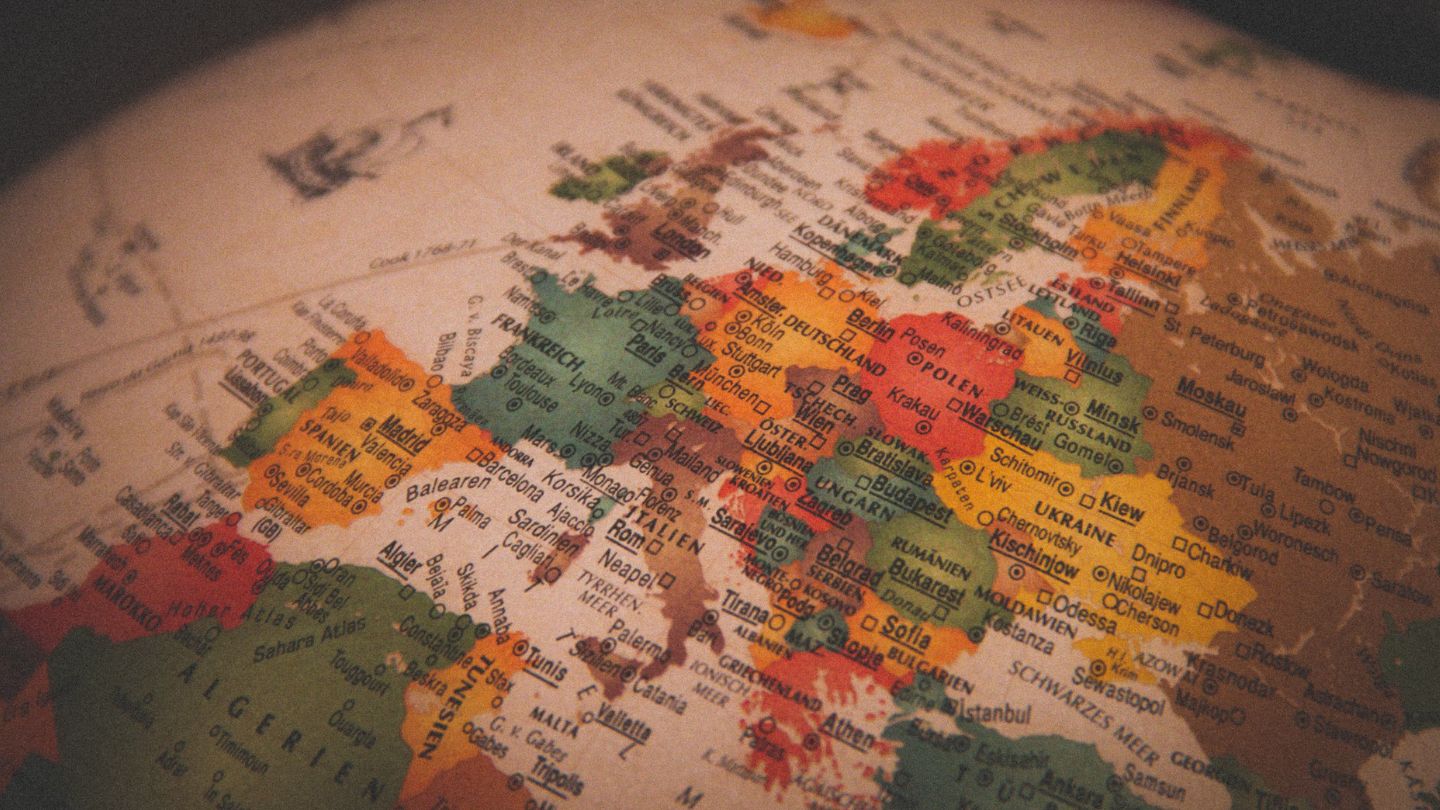 🌱 La révolution du CBD en Europe : le vent tourne (et il sent la détente)