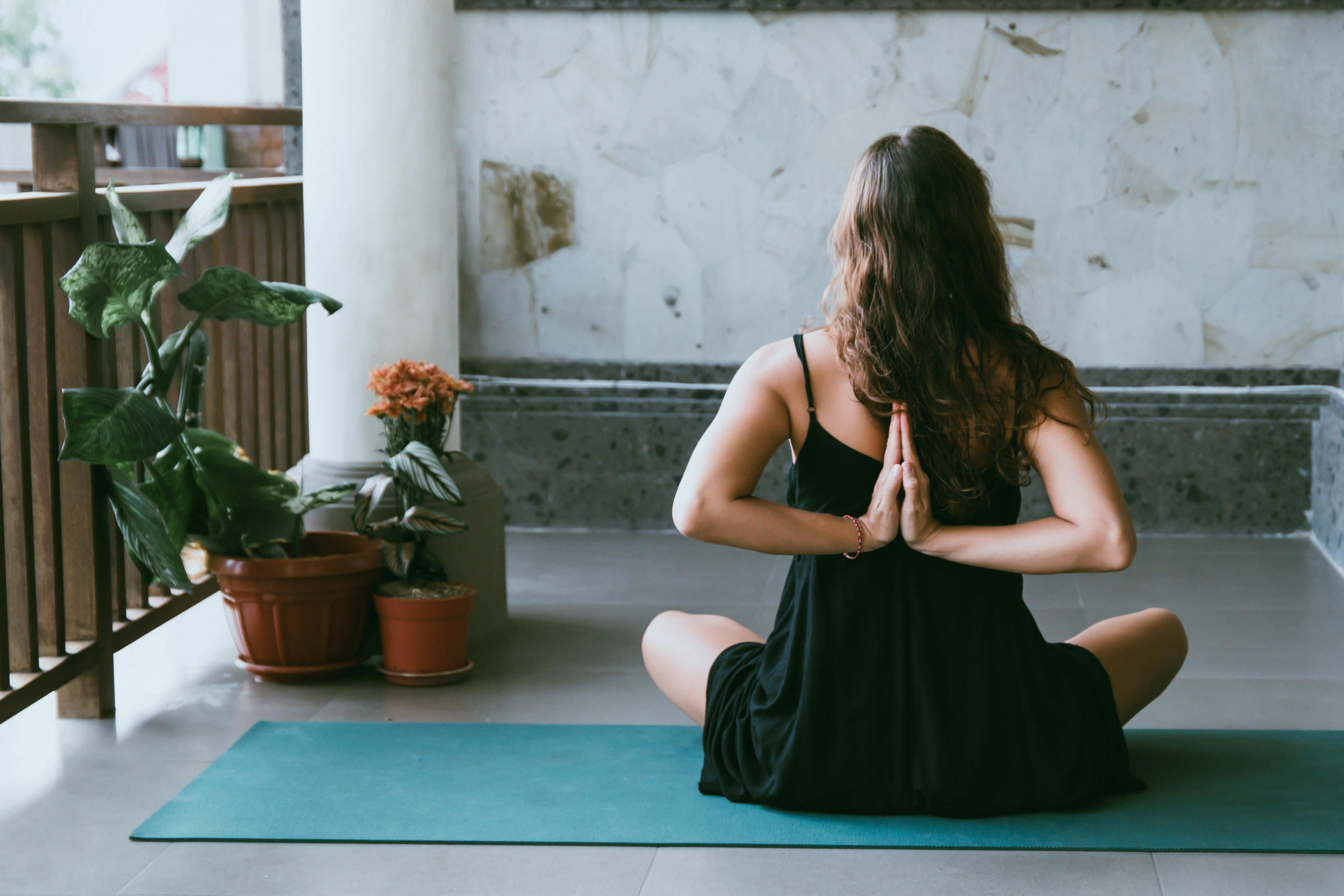 CBD ET YOGA : LA COMBINAISON PARFAITE POUR SE DETENDRE